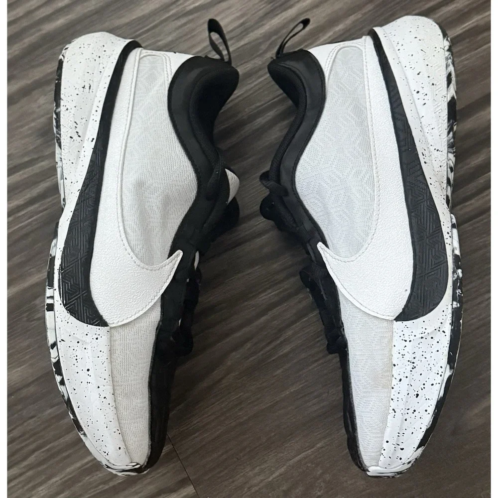 Nike Freak 5 White/Black/Photo Blue Kids'‎ Basketball Shoe Sneaker Youth Size 4